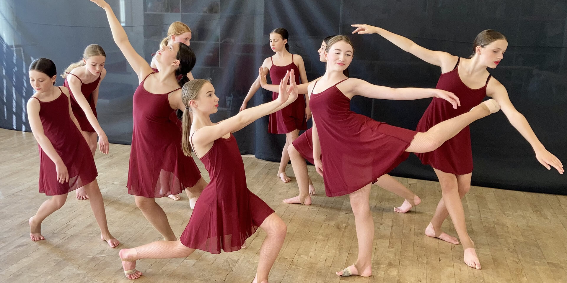 banner contemporary dance