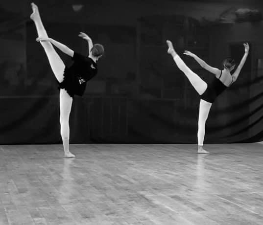 contenpoary duo Contemporary Dance